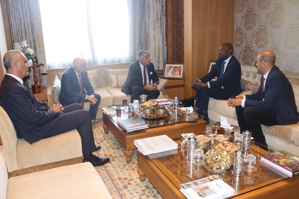 رئيس جامعة تولوز كابتول في زيارة مجاملة لرئيس المحكمة الدستورية