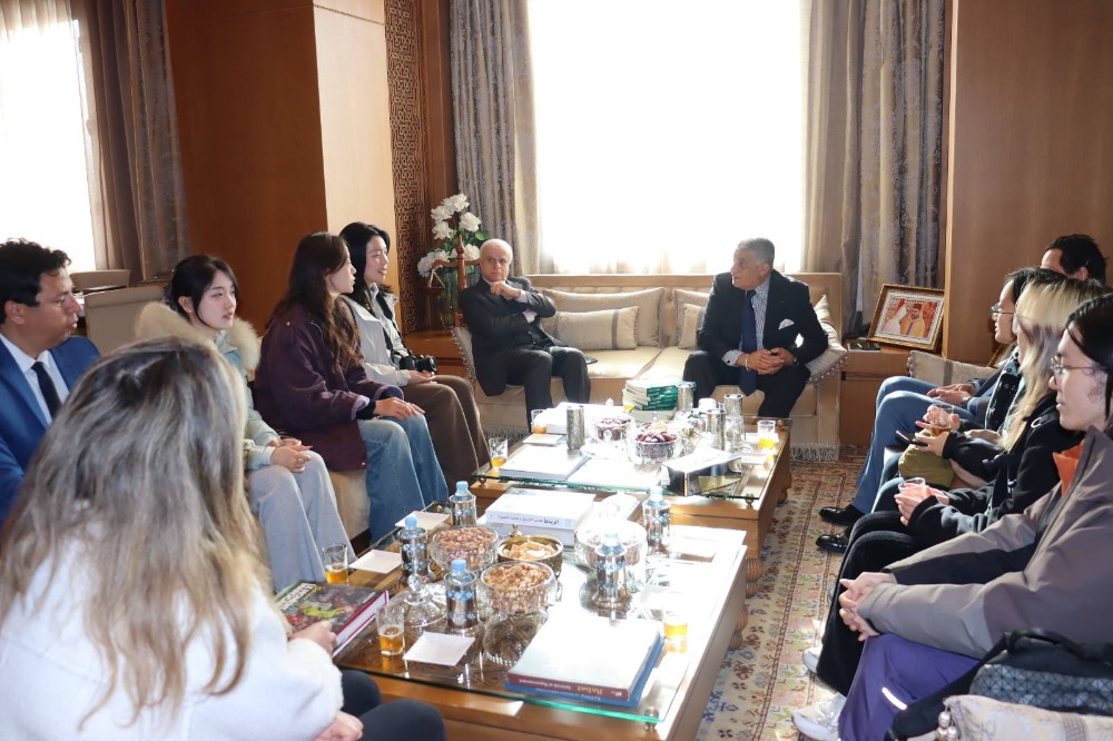 صورة النشاط طلبة صينيون في زيارة للمحكمة الدستورية