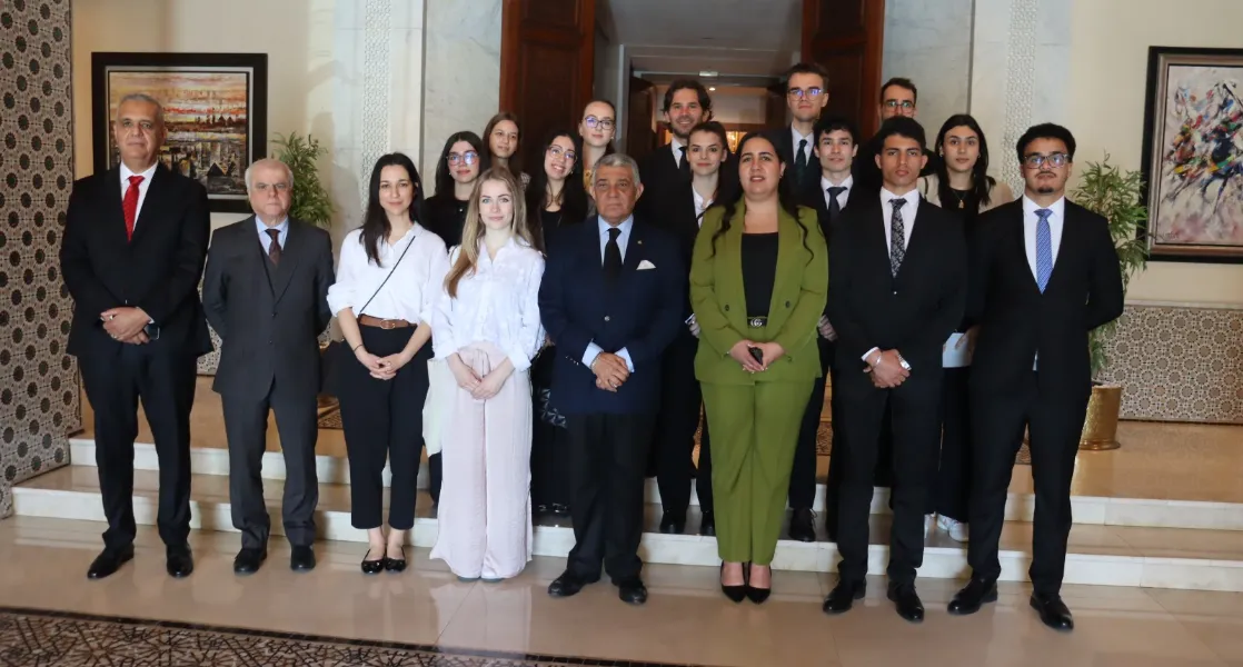 صورة النشاط طلبة من جامعة كارولي غاسبار ببودابست في زيارة للمحكمة الدستورية